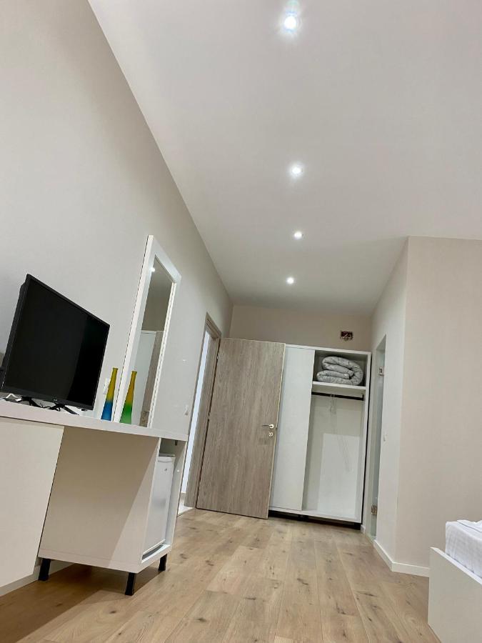 Violet'S Boutique Apartments Sarandë Exteriör bild