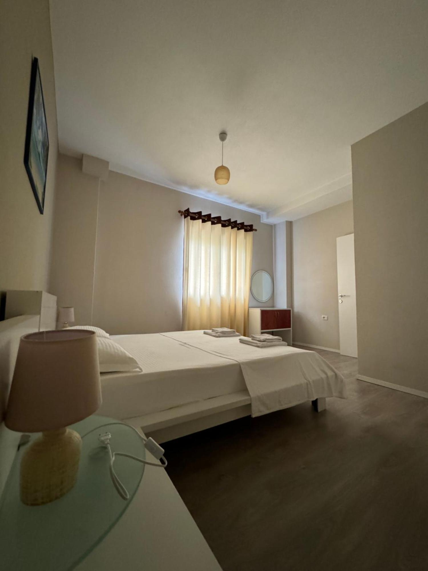 Violet'S Boutique Apartments Sarandë Exteriör bild