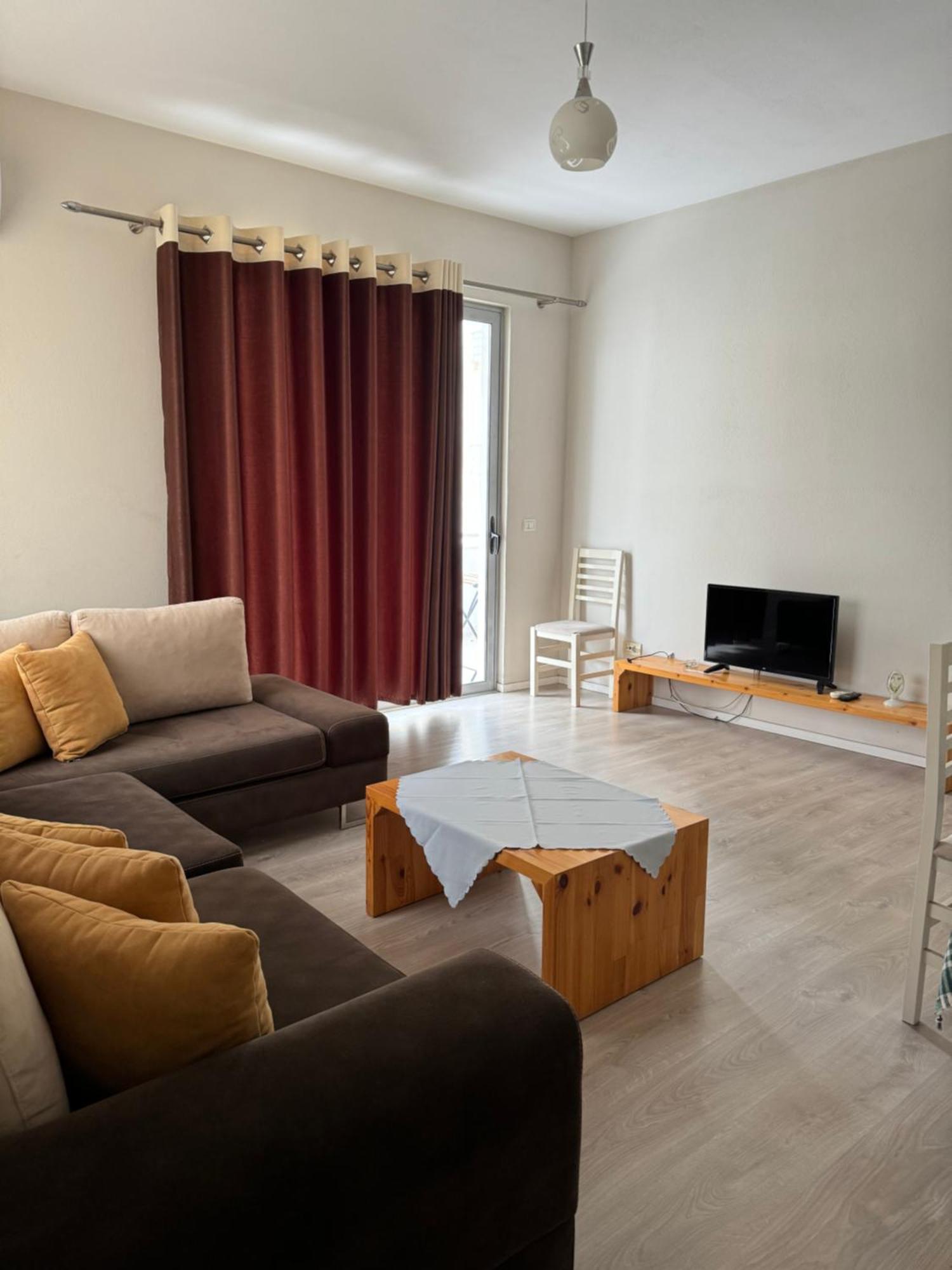 Violet'S Boutique Apartments Sarandë Exteriör bild