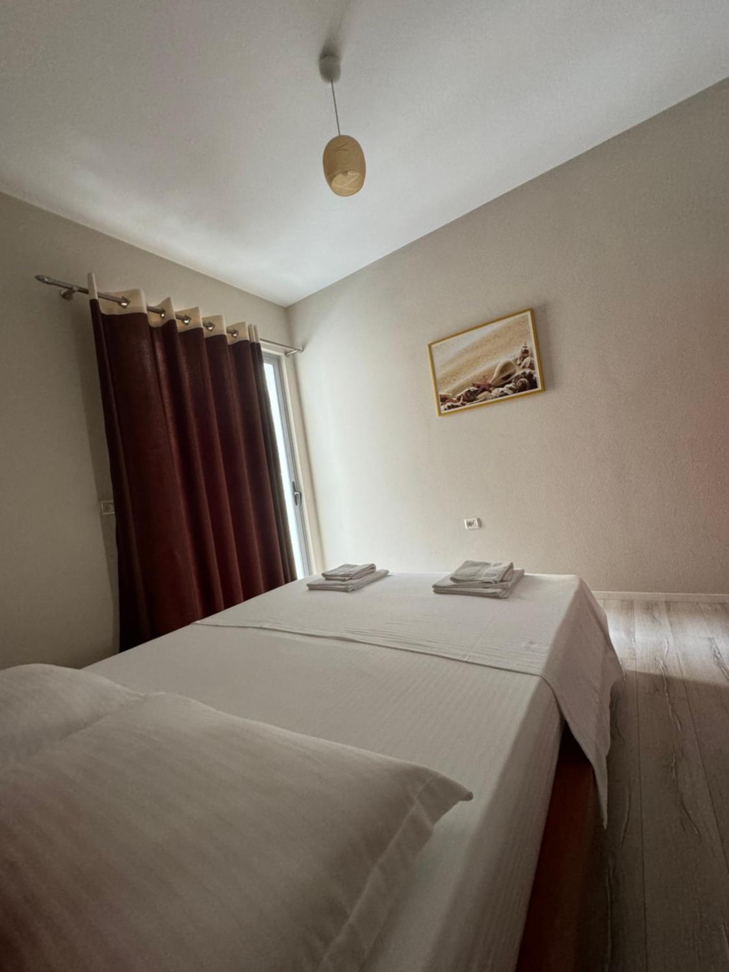 Violet'S Boutique Apartments Sarandë Exteriör bild