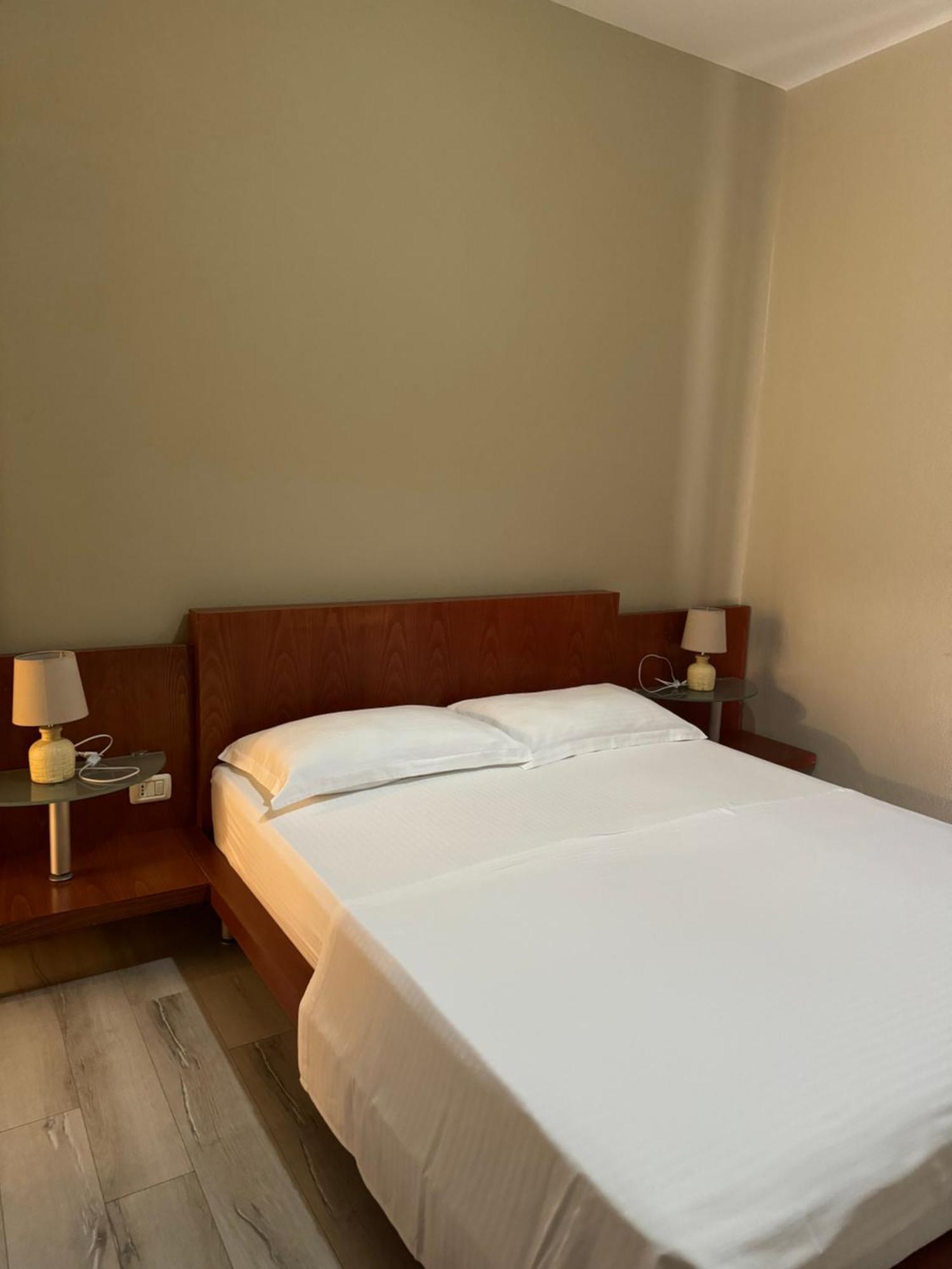Violet'S Boutique Apartments Sarandë Exteriör bild