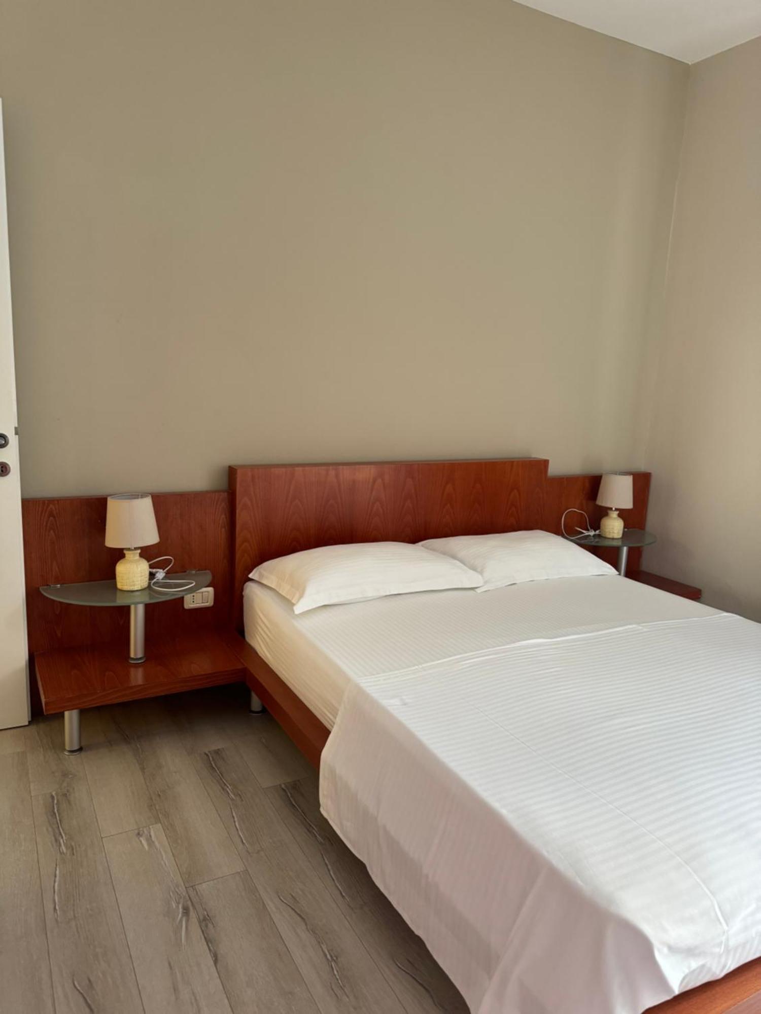 Violet'S Boutique Apartments Sarandë Exteriör bild