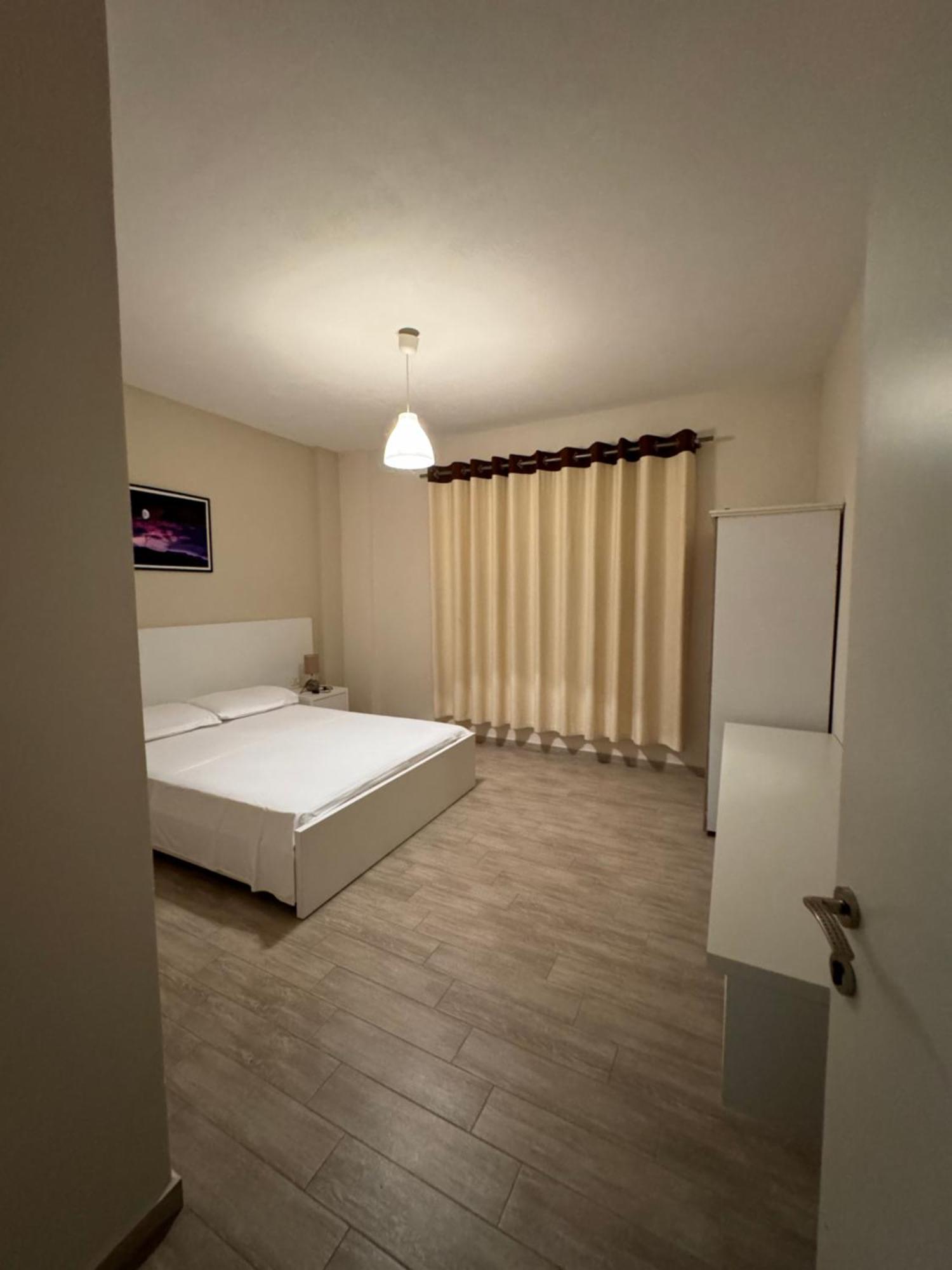 Violet'S Boutique Apartments Sarandë Exteriör bild