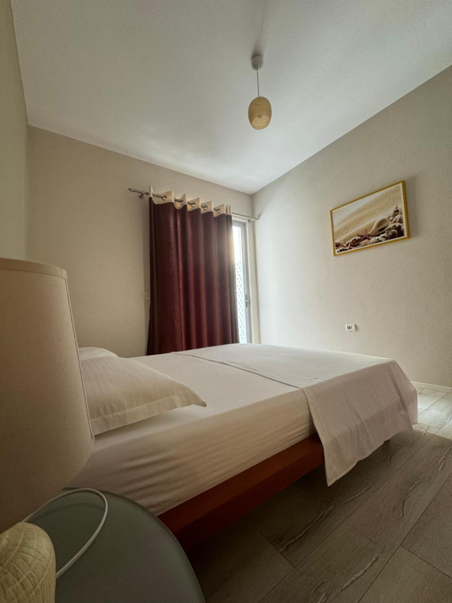 Violet'S Boutique Apartments Sarandë Exteriör bild