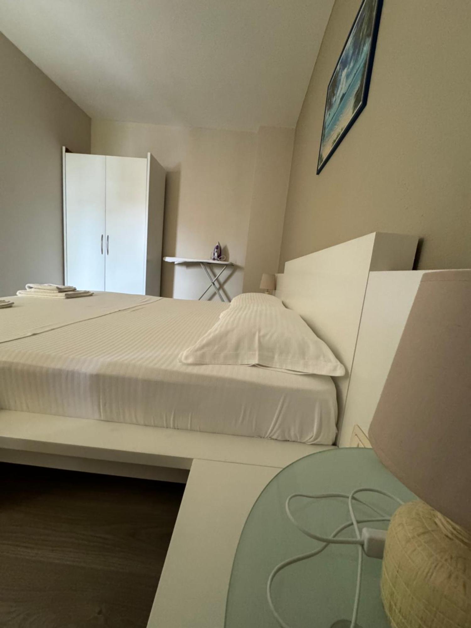 Violet'S Boutique Apartments Sarandë Exteriör bild