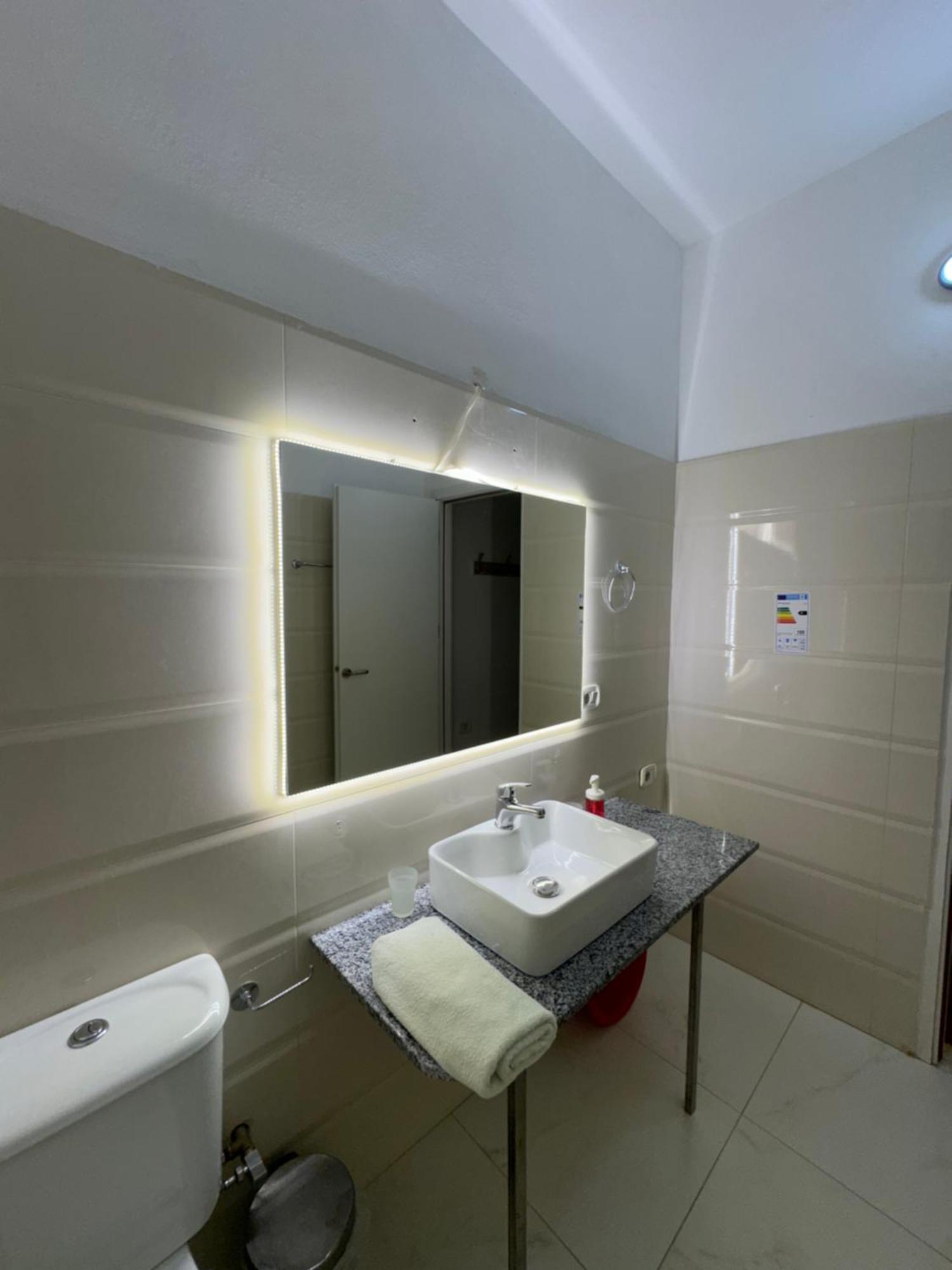 Violet'S Boutique Apartments Sarandë Exteriör bild