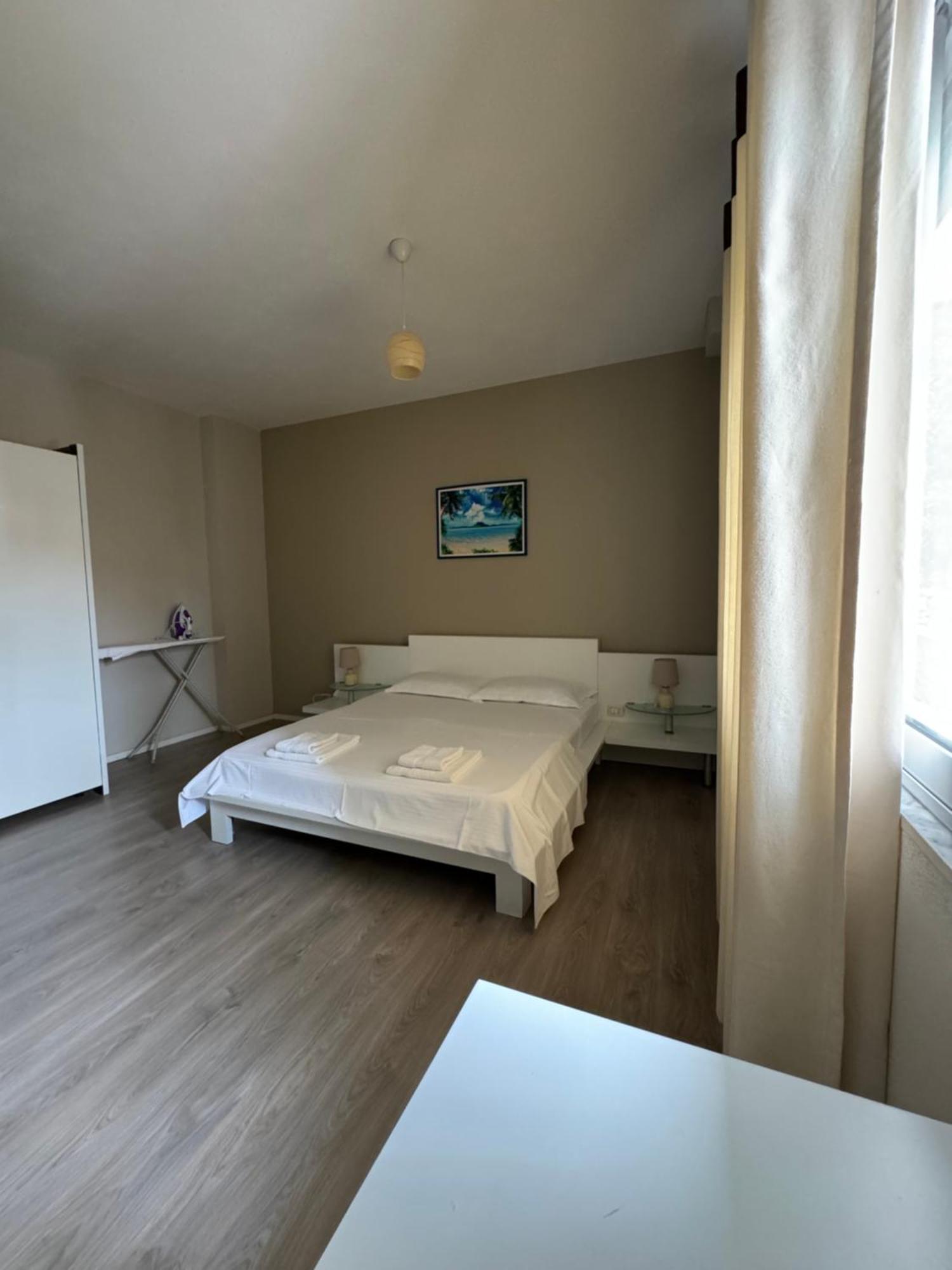 Violet'S Boutique Apartments Sarandë Exteriör bild