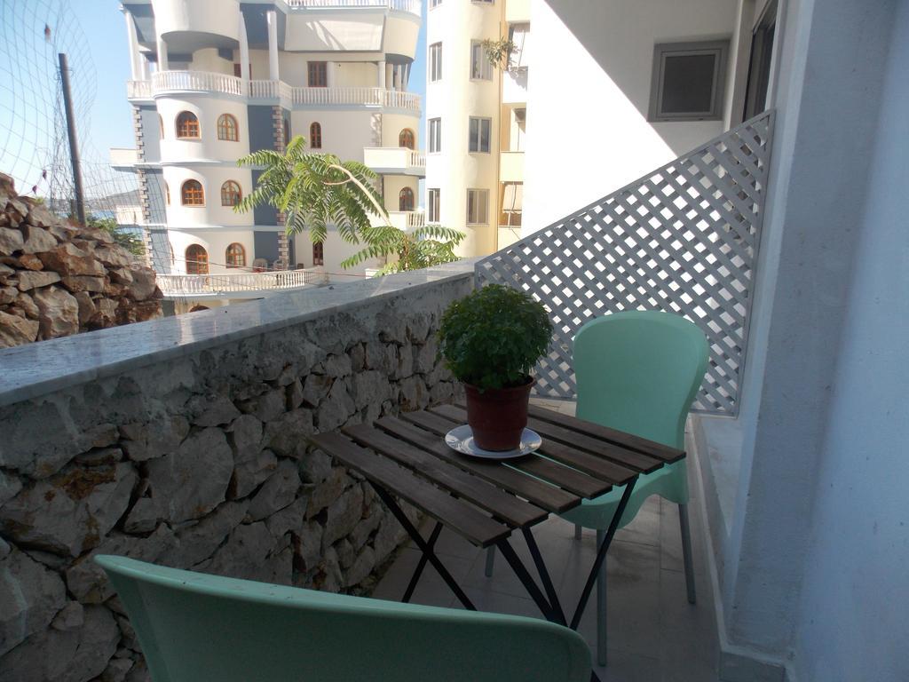 Violet'S Boutique Apartments Sarandë Exteriör bild